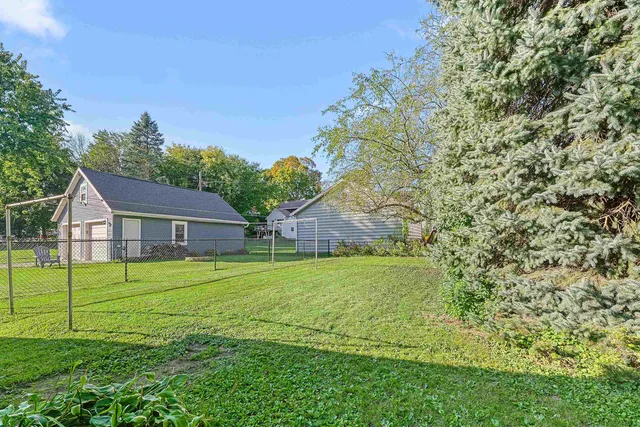 $210,000 | 222 Henry Street, Beaver Dam, WI 53916