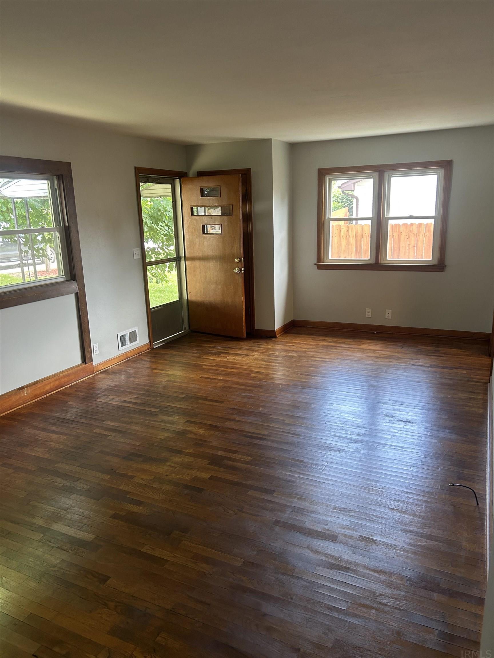 1121 West Marshall Street Decatur, IN 46733 - Photo 9 of 13