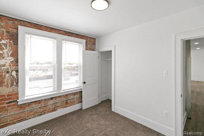 259 West Nine Mile Road, Unit 304 Ferndale, MI 48220 - Photo 22 of 24