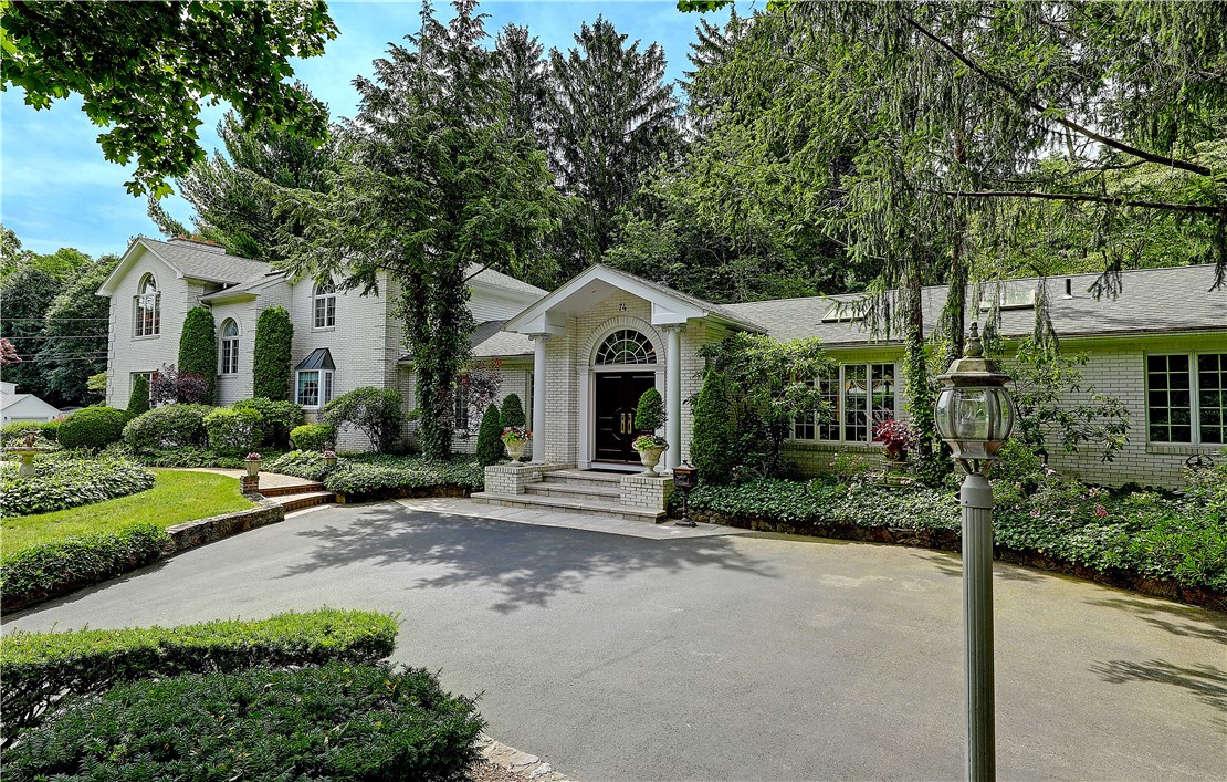 74 Cowesett Road Warwick, RI 02886 - Photo 2 of 39