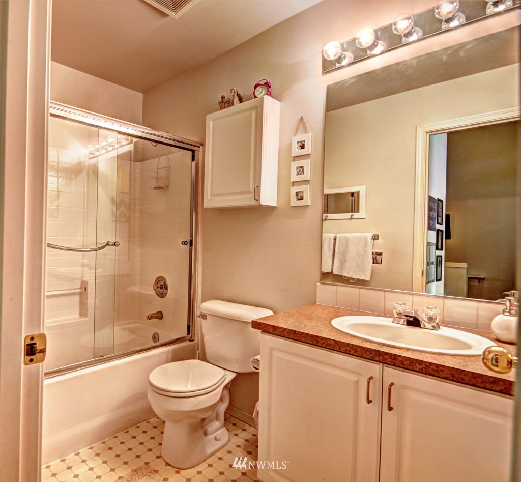 21616 9th Avenue Southeast, Unit 103 Bothell, WA 98021 - Photo 14 of 18