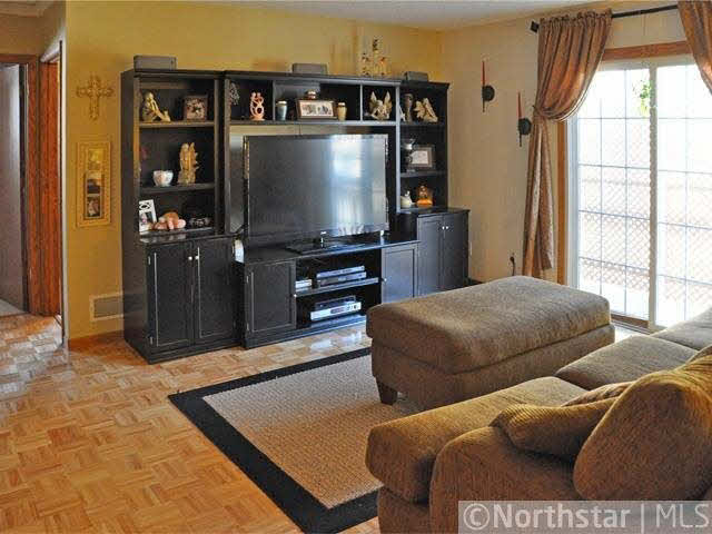 4412 Cinnamon Ridge Trail Eagan, MN 55122 - Photo 2 of 12 Gallery Image 2