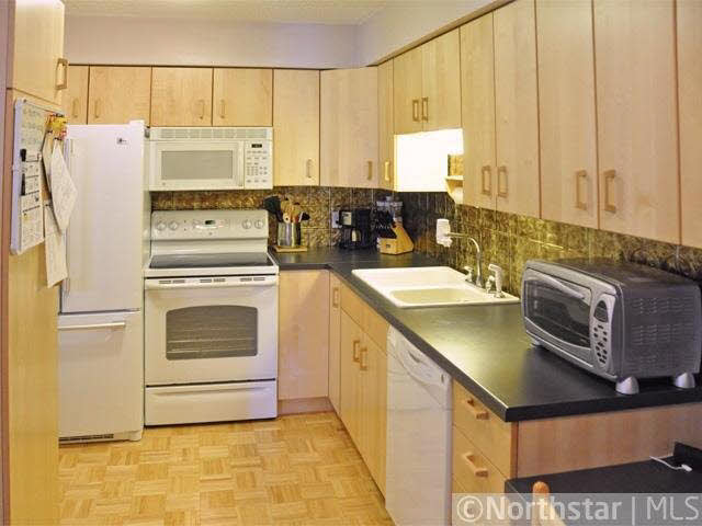 4412 Cinnamon Ridge Trail Eagan, MN 55122 - Photo 3 of 12 Gallery Image 3