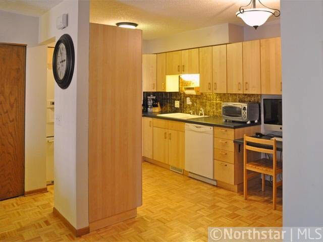 4412 Cinnamon Ridge Trail Eagan, MN 55122 - Photo 4 of 12 Gallery Image 4