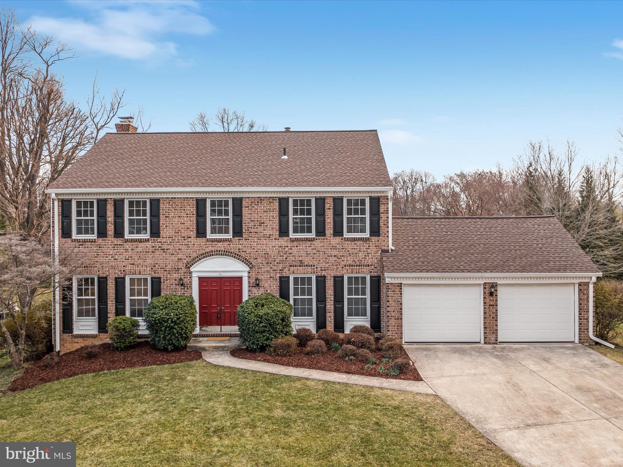 Classic Colonial on level lot and great backyard!