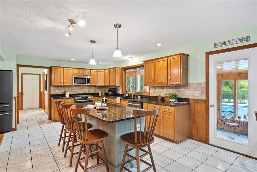 12 Rice Road Auburn, MA 01501 - Photo 13 of 35 Gallery Image 13