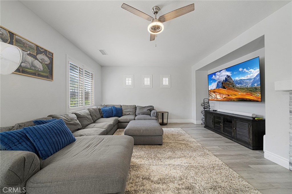 17889 Orangewood Lane Riverside, CA 92503 - Photo 5 of 43