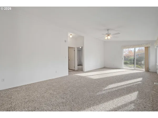 $139,000 | 4055 Royal Avenue, Unit 30, Eugene, OR 97402