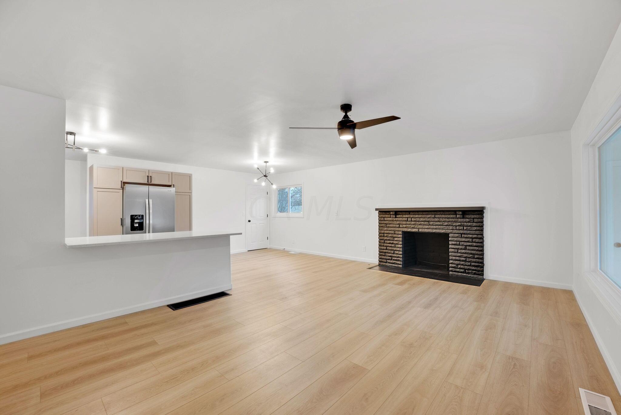 4256 Maize Road Columbus, OH 43224 - Photo 4 of 20 WOW!