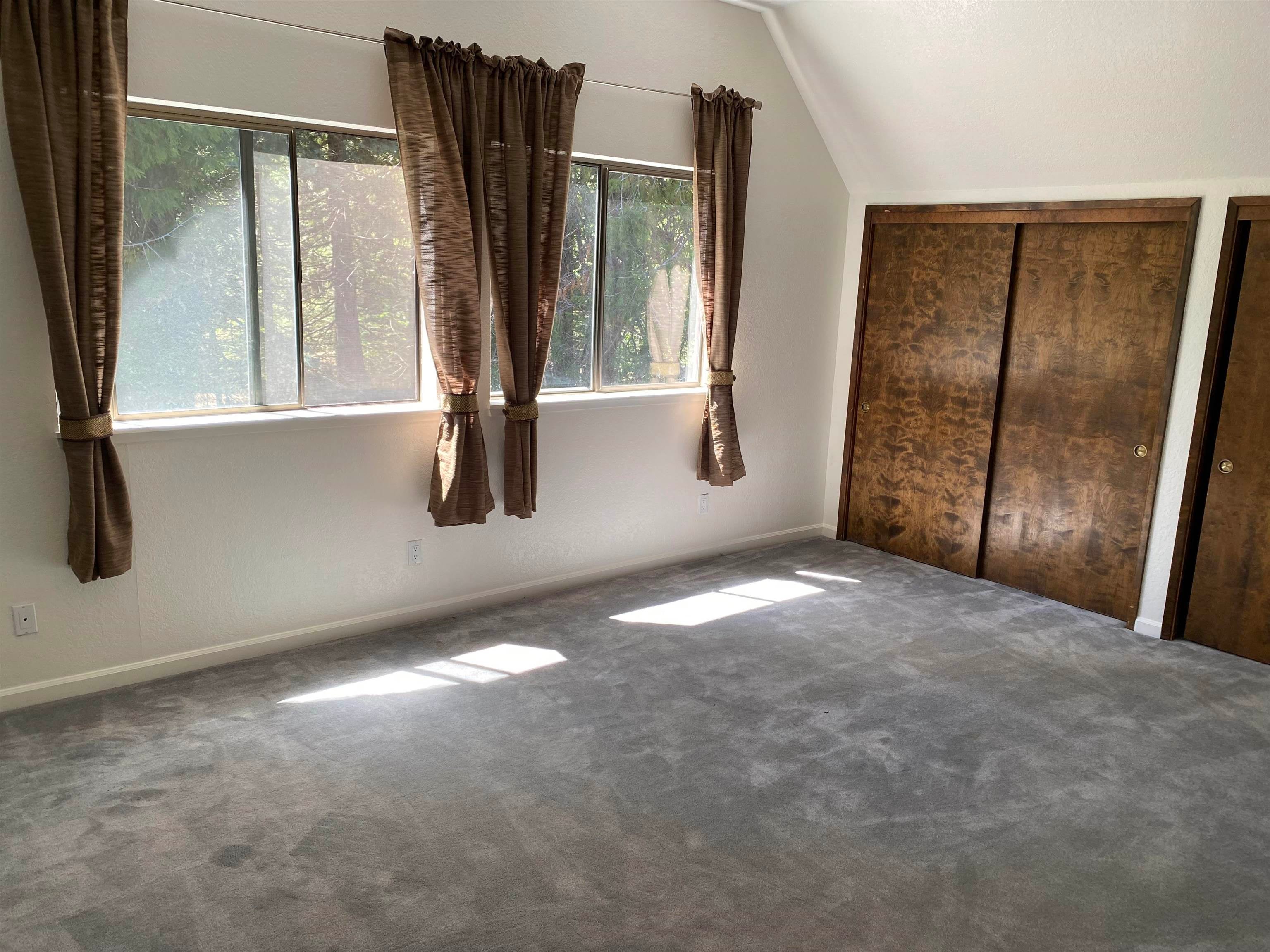 1934 Deetz Road Mount Shasta, CA 96067 - Photo 11 of 17 Gallery Image 11