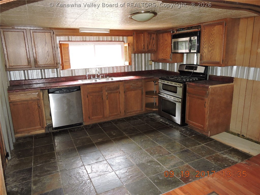 9149 Coal River Road Seth, WV 25181 - Photo 7 of 19 Gallery Image 7