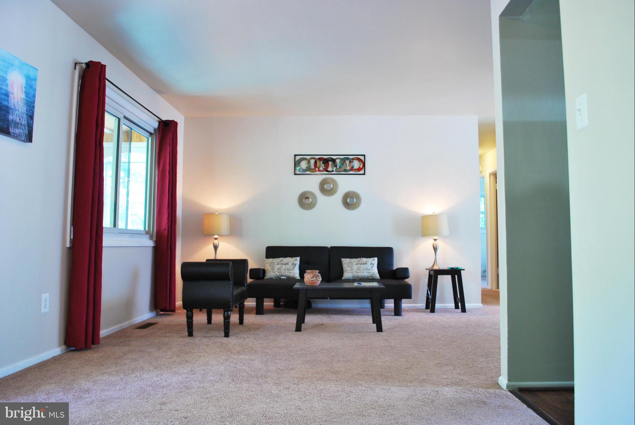 6419 Deepford Street Springfield, VA 22150 - Photo 12 of 30 Living Room