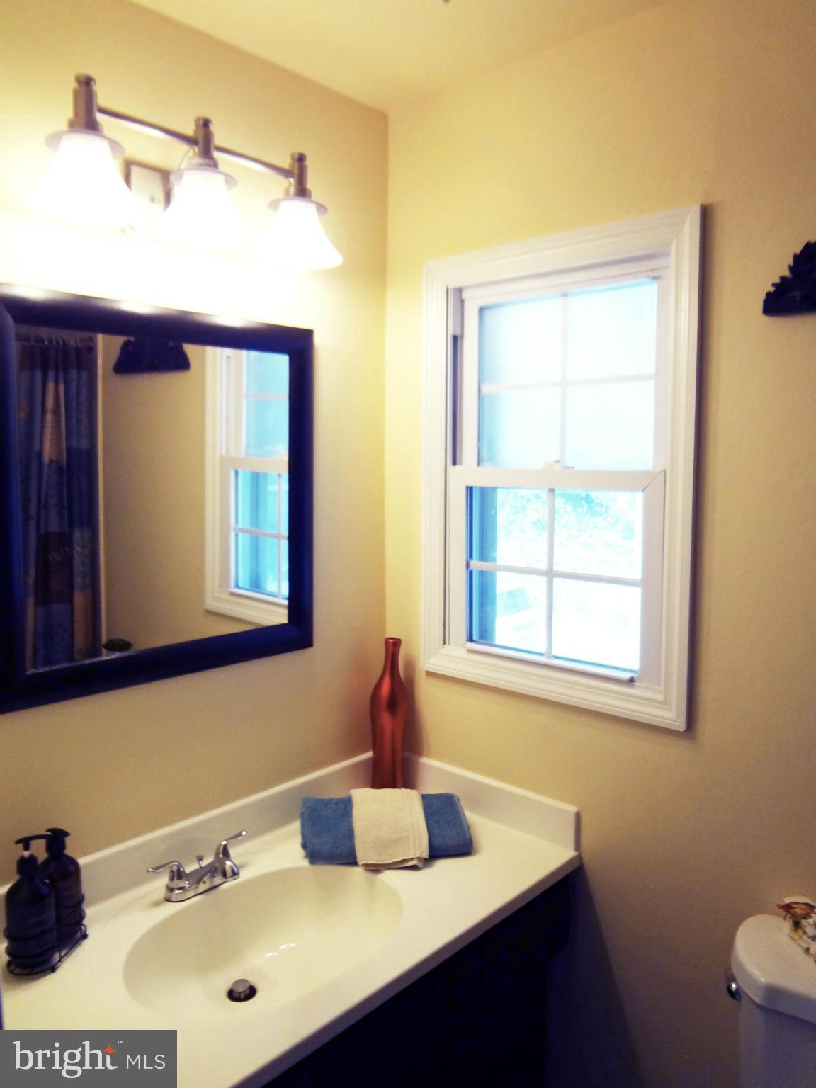 6419 Deepford Street Springfield, VA 22150 - Photo 21 of 30 Bath (Master)