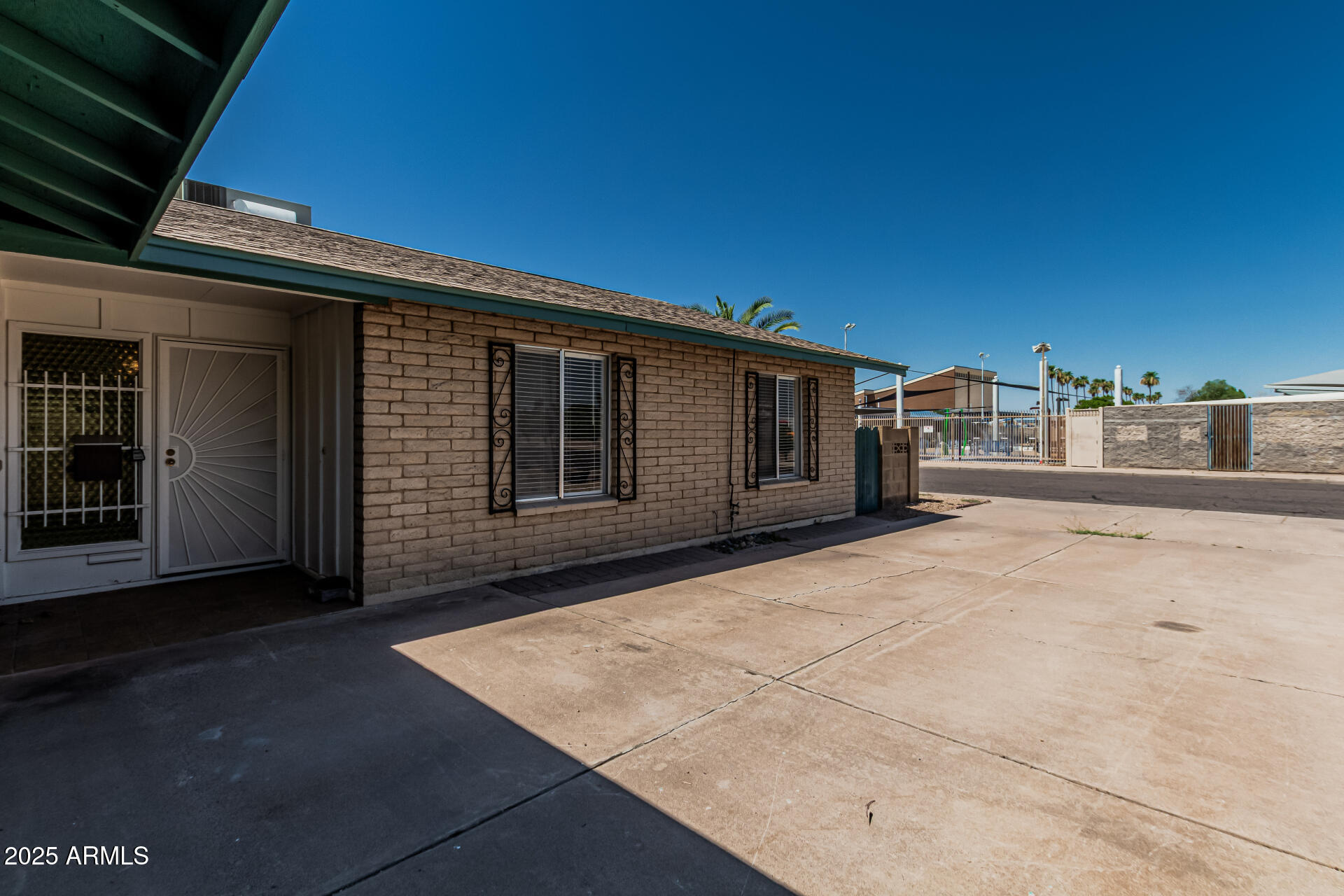 1905 East Cairo Drive Tempe, AZ 85282 - Photo 4 of 26 07 Cairo