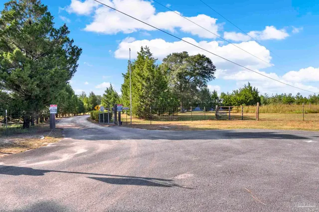 a view of road with yard
