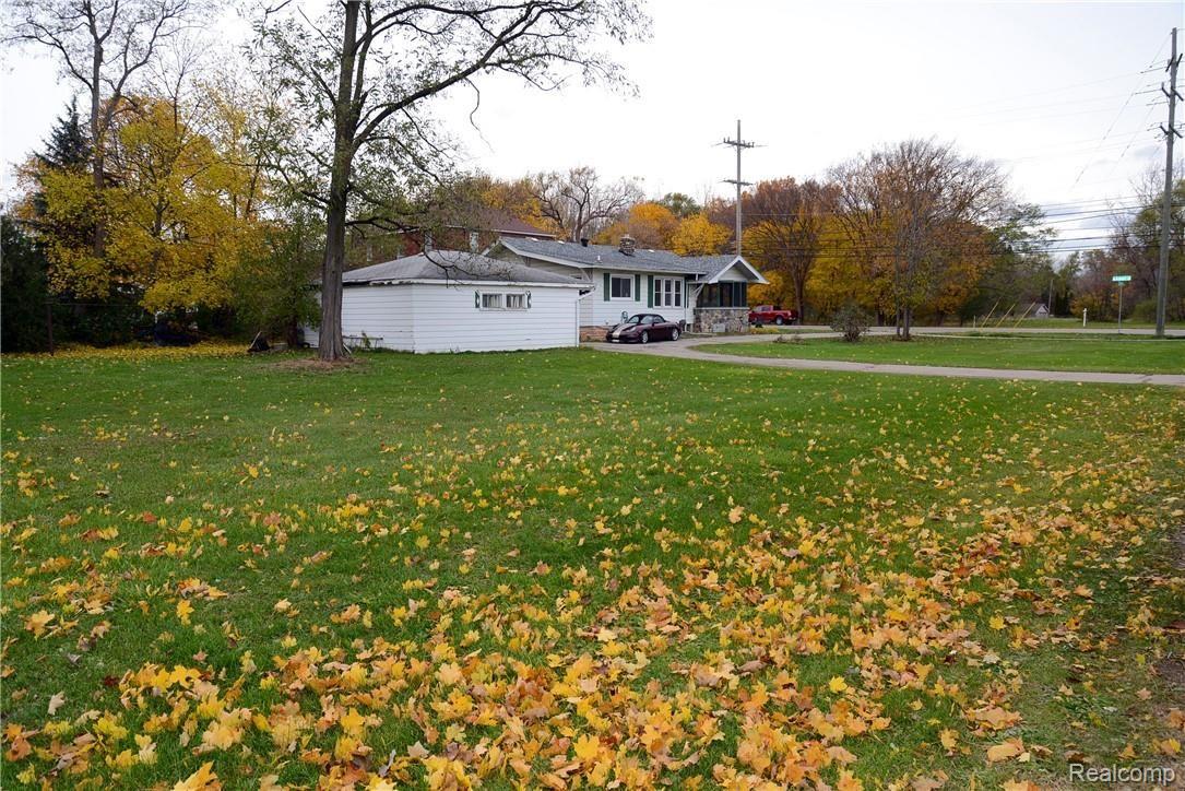 BACK & SIDE VIEW OF HOME