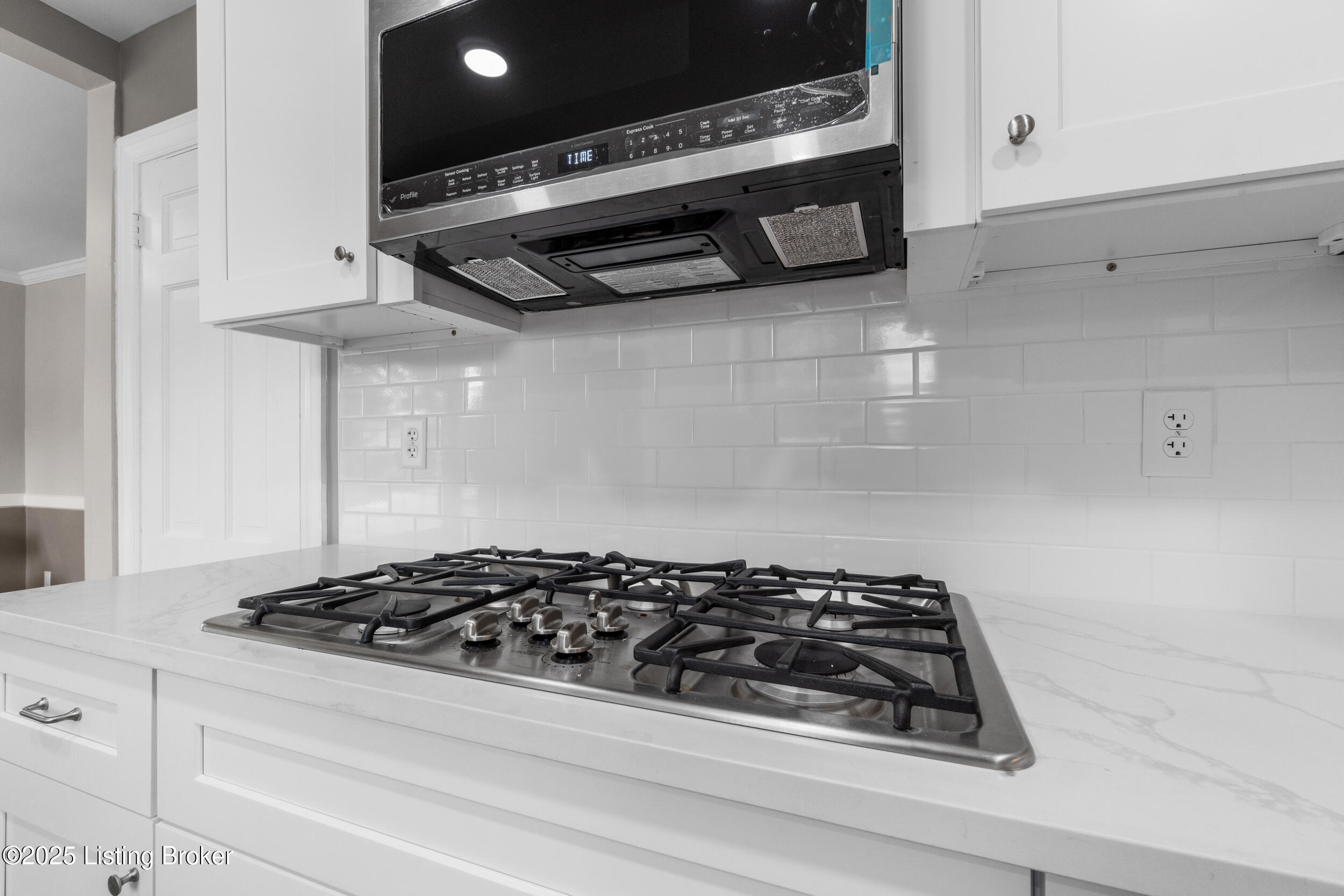 201 Don Allen Road Richlawn, KY 40207 - Photo 11 of 46 New GE gas cooktop stove and overhead microwave