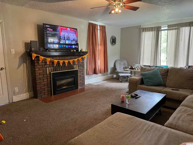 $295,000 | 2700 Harrison Street, Quincy, IL 62301