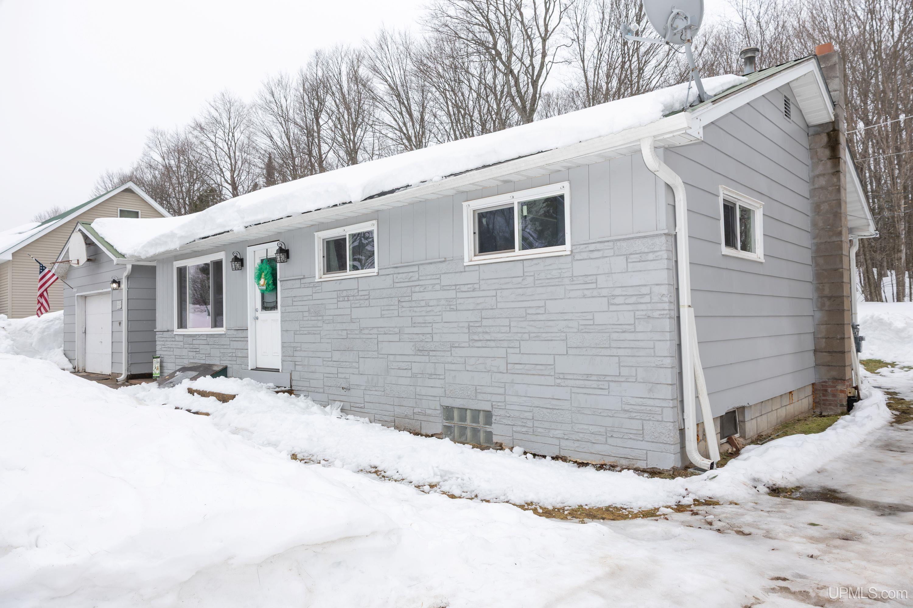 125 Lawrence Avenue Ishpeming, MI 49849 - Photo 2 of 57