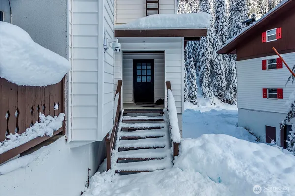 a view of a entryway door of the house