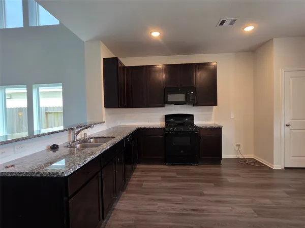 $2,300 | 3414 Riverside Glen Lane, Richmond, TX 77469