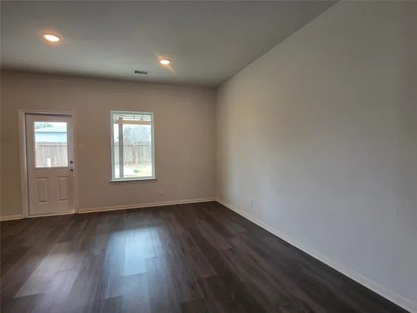 $2,300 | 3414 Riverside Glen Lane, Richmond, TX 77469