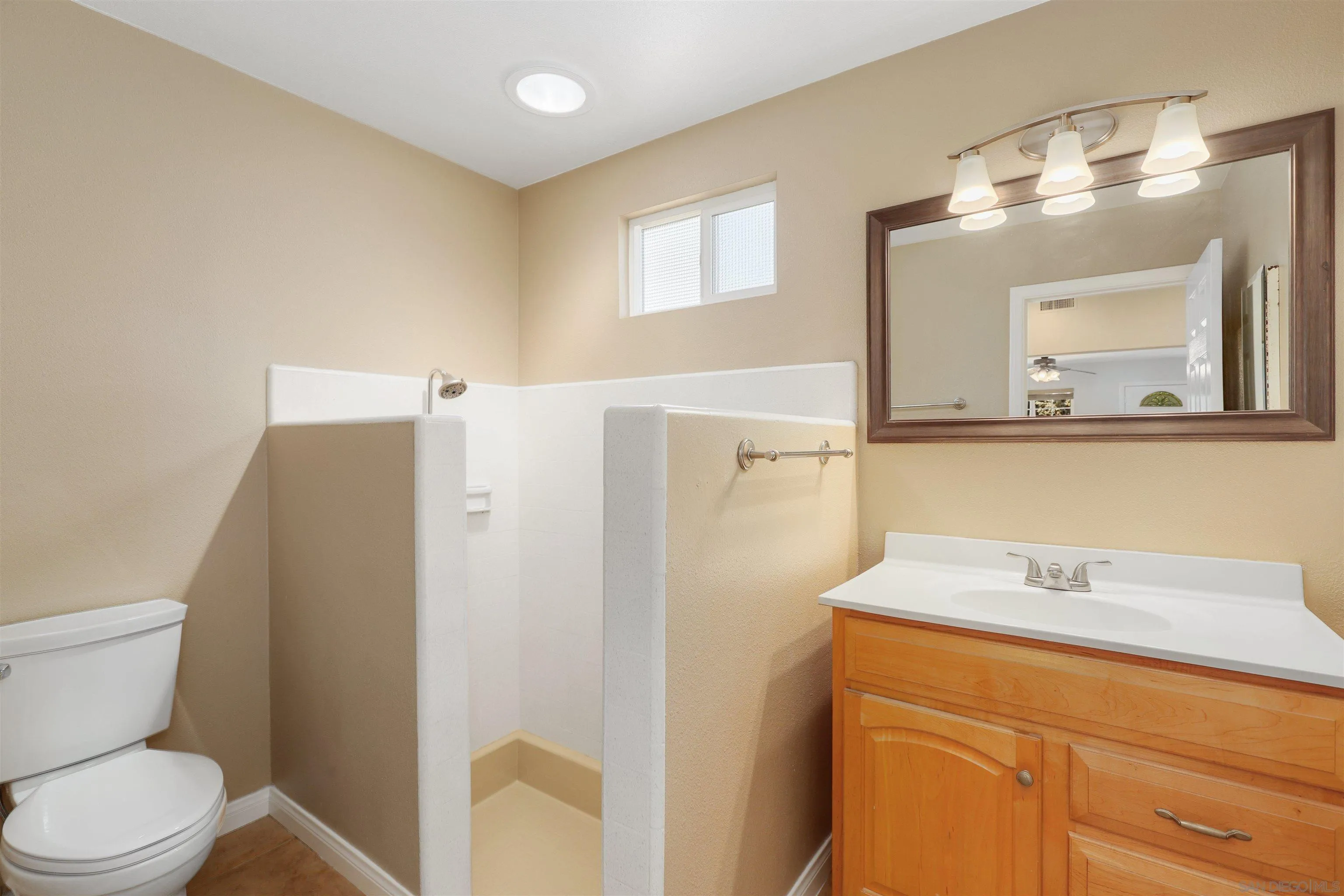 115 Unity Way Vista, CA 92083 - Photo 18 of 25 Gallery Image 18