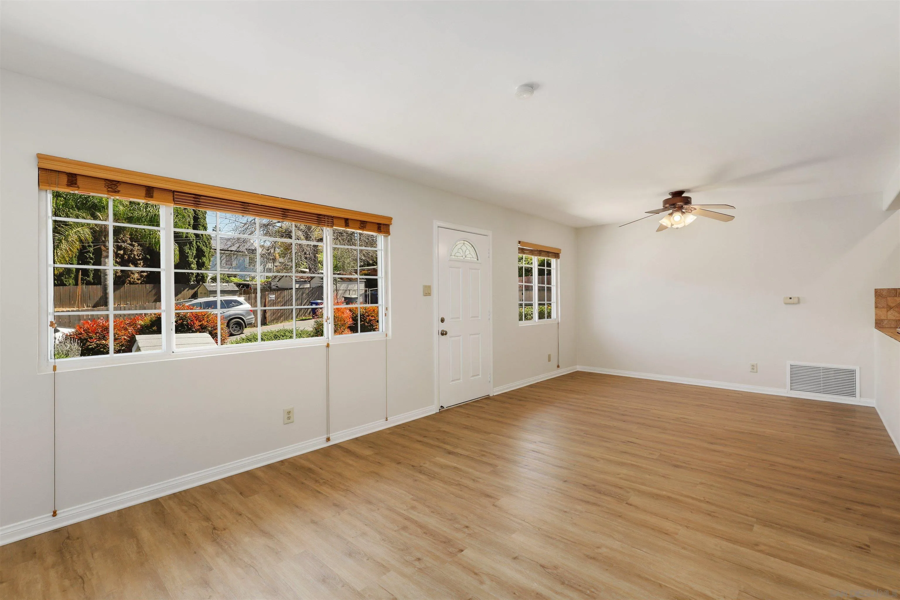 115 Unity Way Vista, CA 92083 - Photo 4 of 25 Gallery Image 4