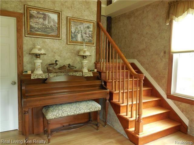 60430 Mt Vernon Road Rochester, MI 48306 - Photo 5 of 30 5.jpg