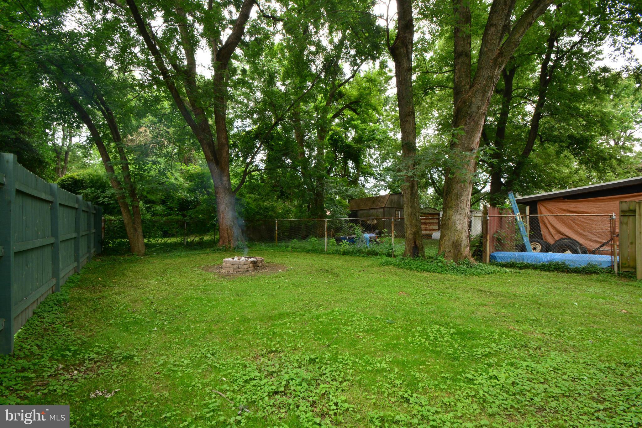 168 Riverside Road Baltimore, MD 21221 - Photo 26 of 30 Yard