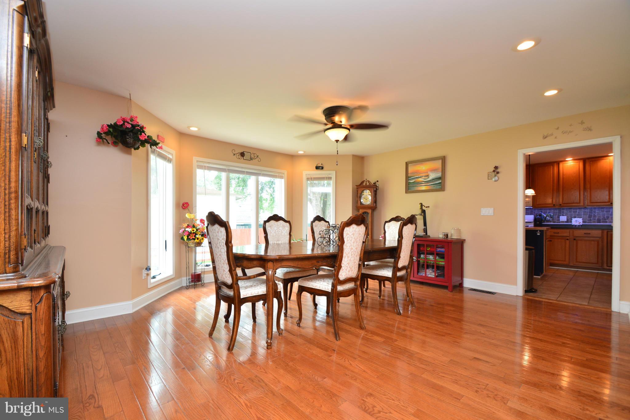 168 Riverside Road Baltimore, MD 21221 - Photo 7 of 30 Dining Room