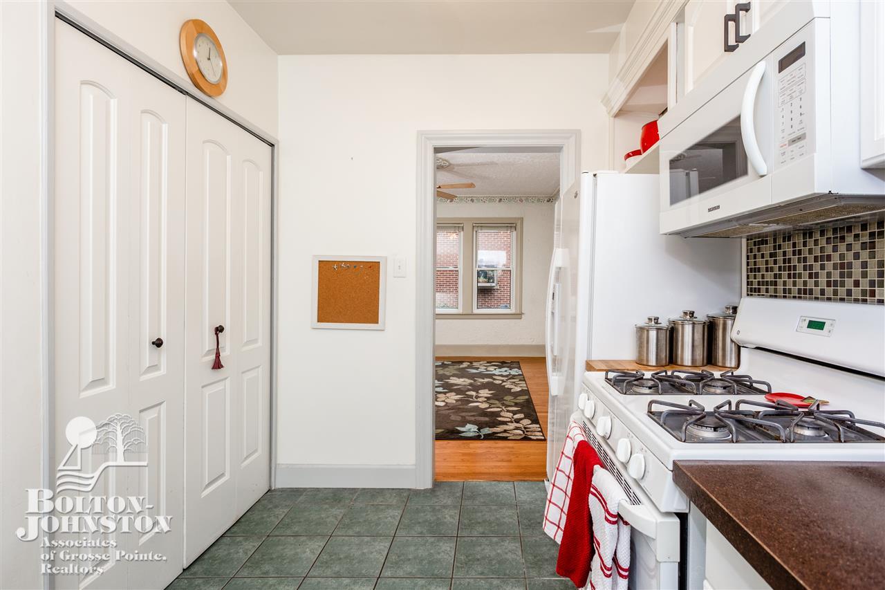590 Barrington Road Grosse Pointe Park, MI 48230 - Photo 24 of 63
