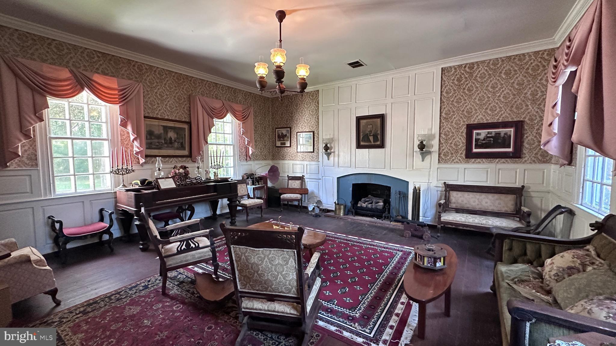 2788 Great Oak Road Warfield, VA 23889 - Photo 28 of 68 parlor