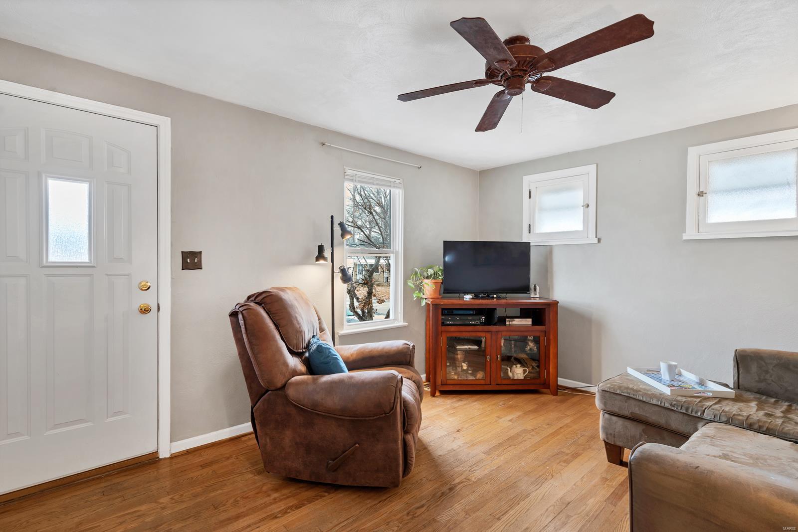 819 Reed Avenue St. Louis, MO 63125 - Photo 3 of 17 Gallery Image 3