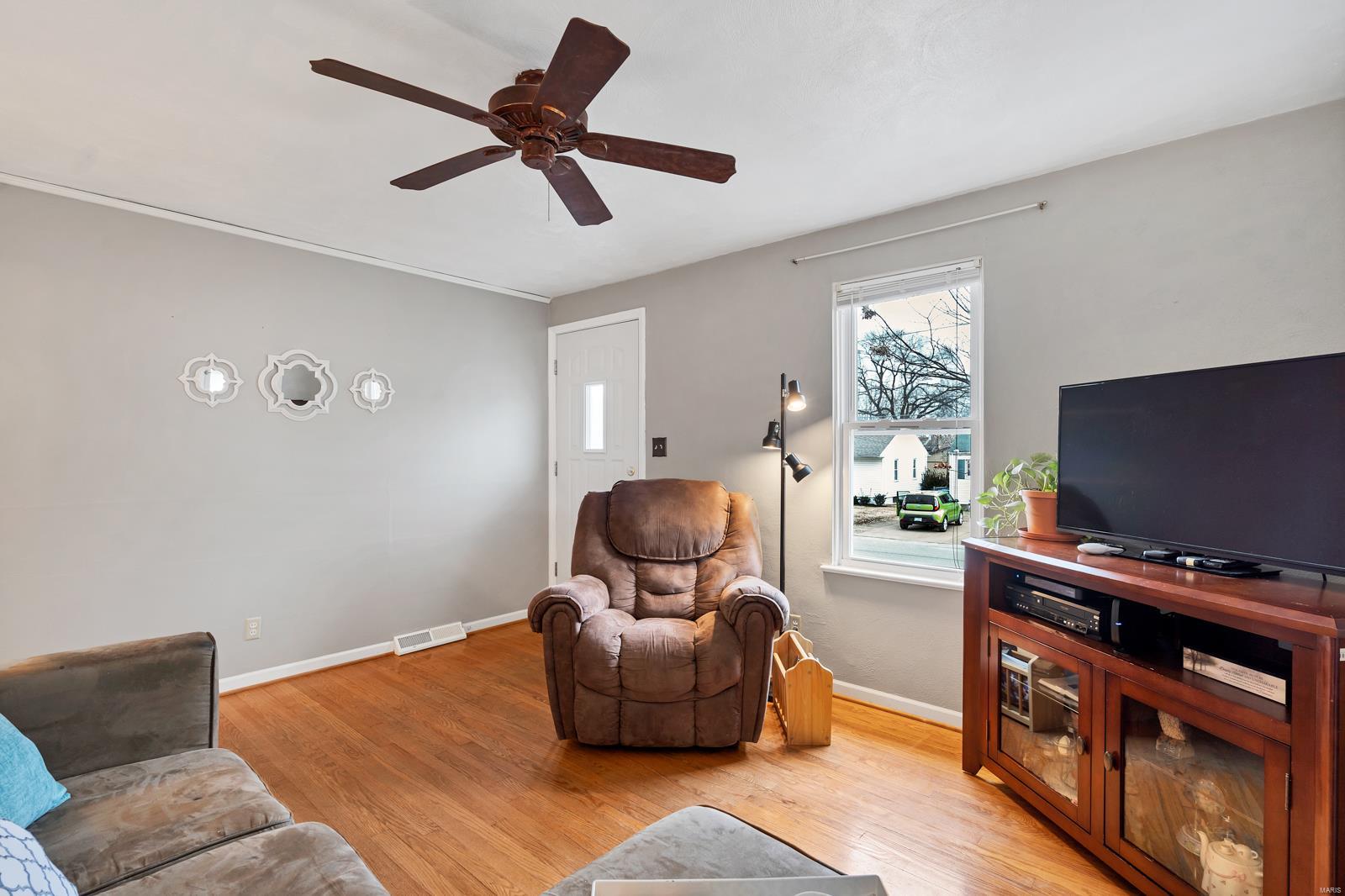 819 Reed Avenue St. Louis, MO 63125 - Photo 5 of 17 Gallery Image 5