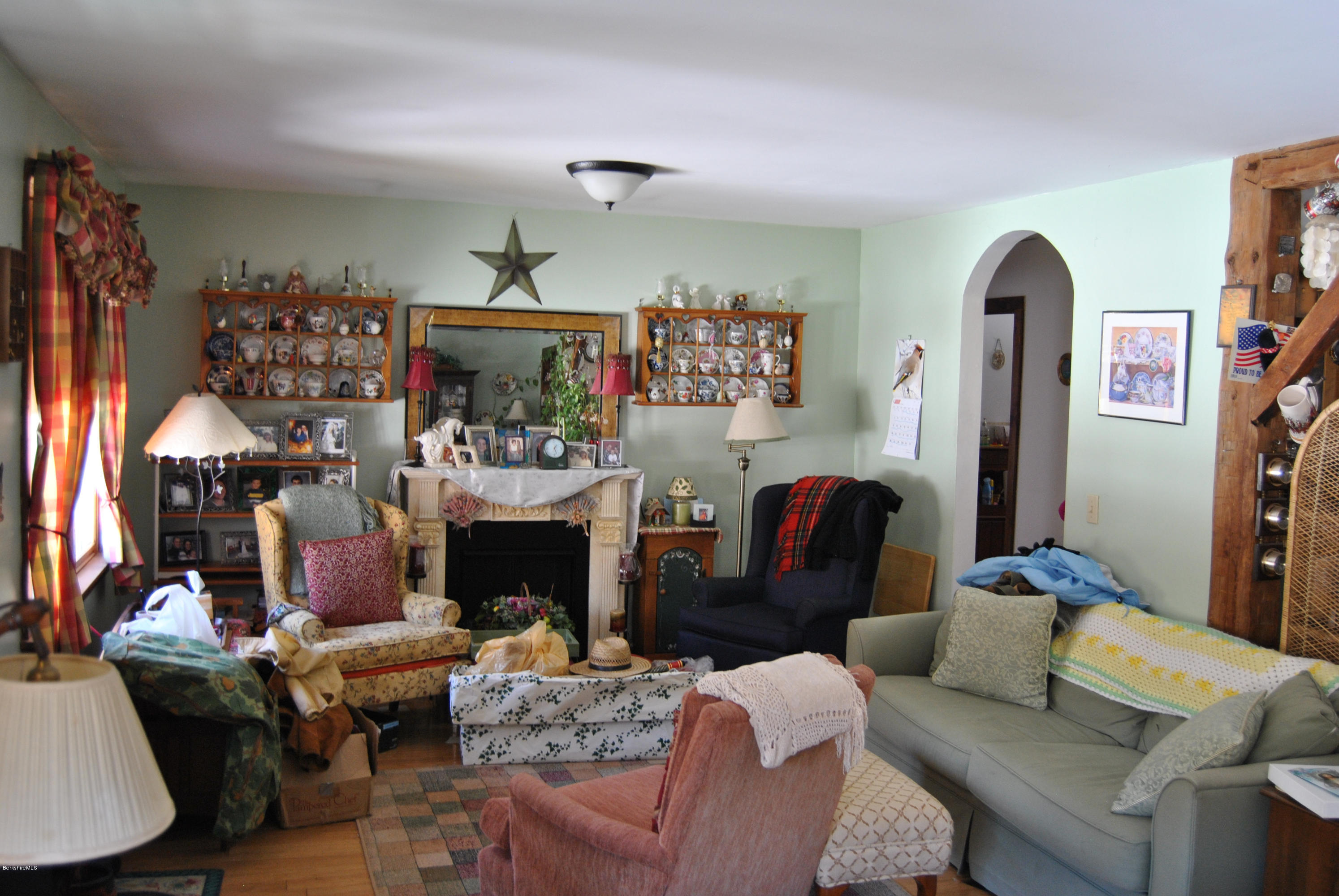 1369 County Road Sheffield, MA 01230 - Photo 4 of 7 Living Room