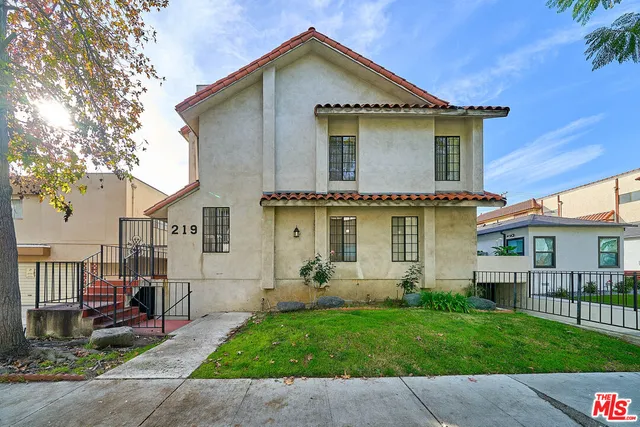 $689,000 | 219 North Isabel Street, Unit 5, Glendale, CA 91206