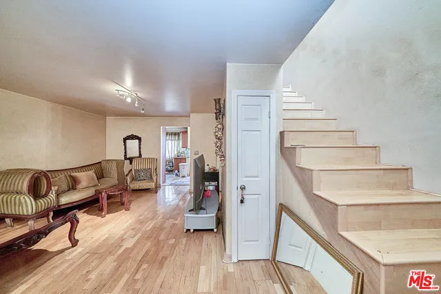 $689,000 | 219 North Isabel Street, Unit 5, Glendale, CA 91206