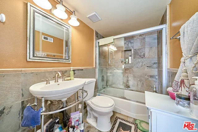 $689,000 | 219 North Isabel Street, Unit 5, Glendale, CA 91206