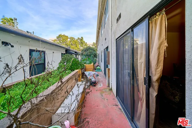 $689,000 | 219 North Isabel Street, Unit 5, Glendale, CA 91206