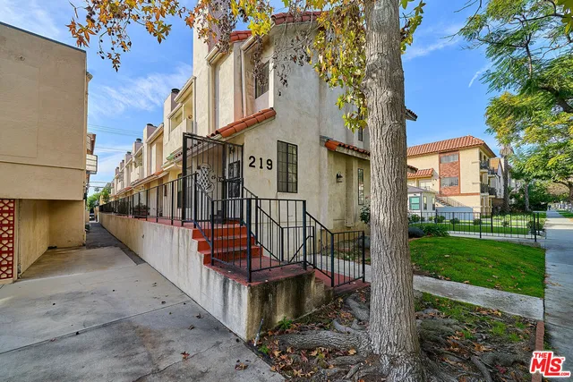 $689,000 | 219 North Isabel Street, Unit 5, Glendale, CA 91206