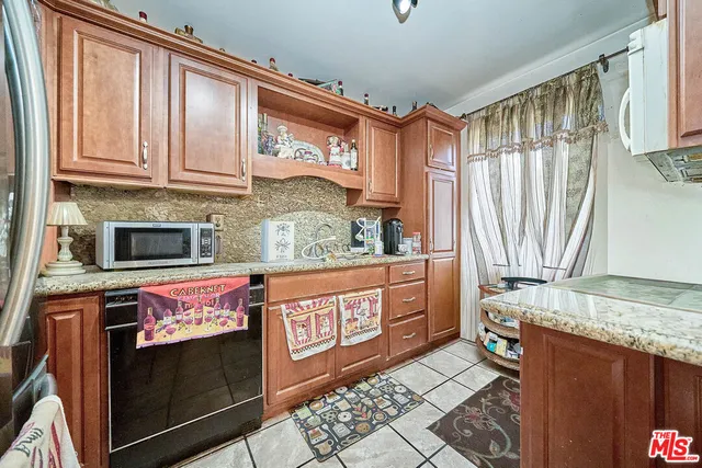 $689,000 | 219 North Isabel Street, Unit 5, Glendale, CA 91206