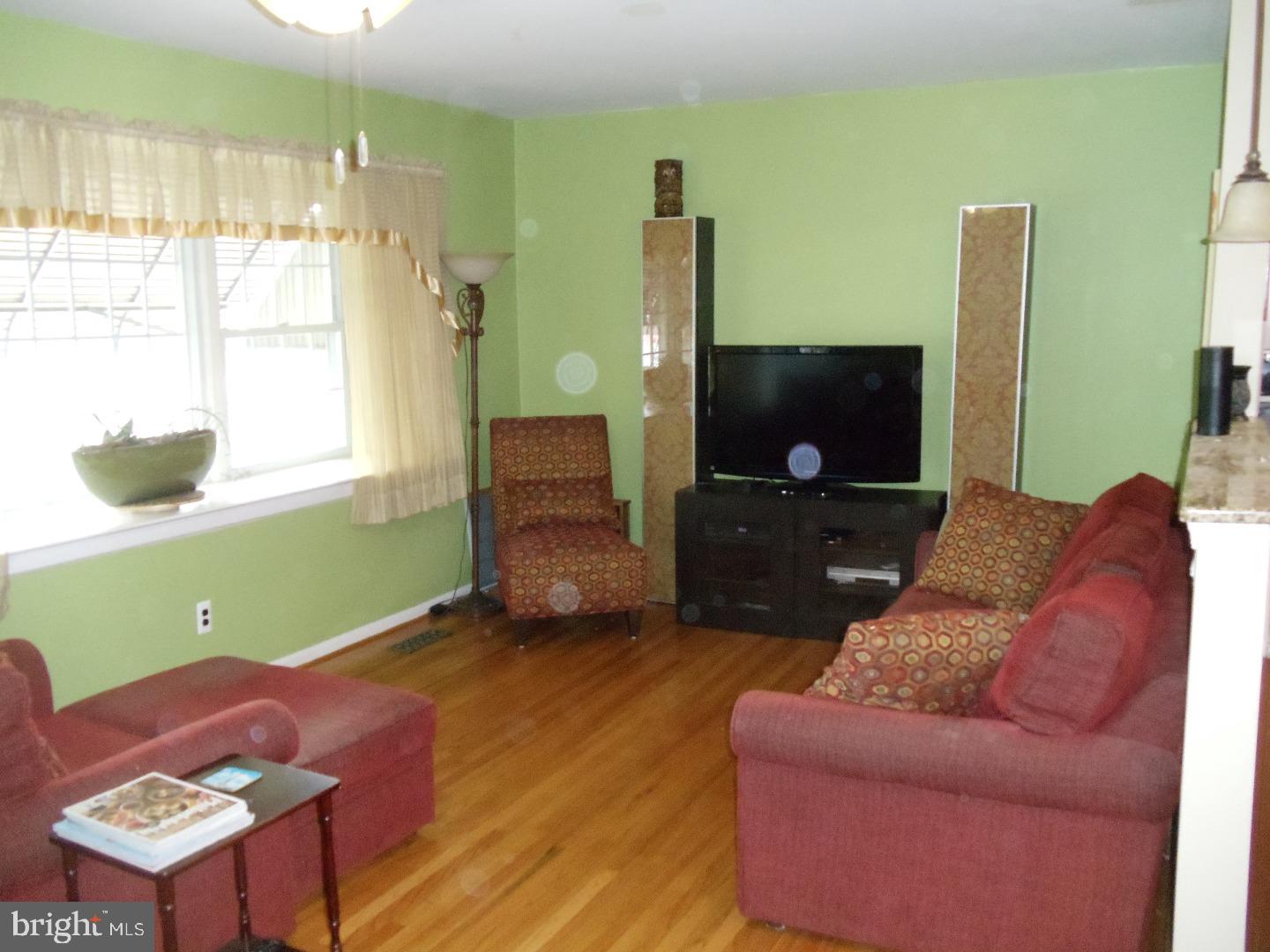 3883 Fairdale Road Philadelphia, PA 19154 - Photo 3 of 20 Gallery Image 3