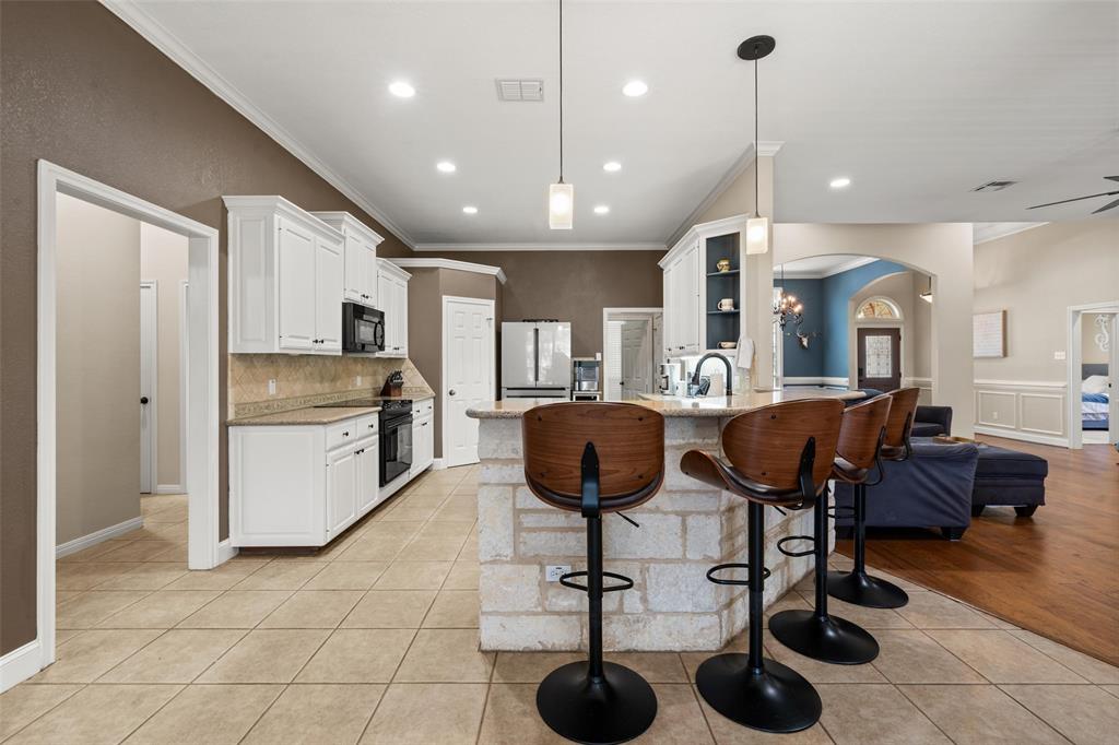 202 Daybreak Way Waco, TX 76657 - Photo 10 of 35