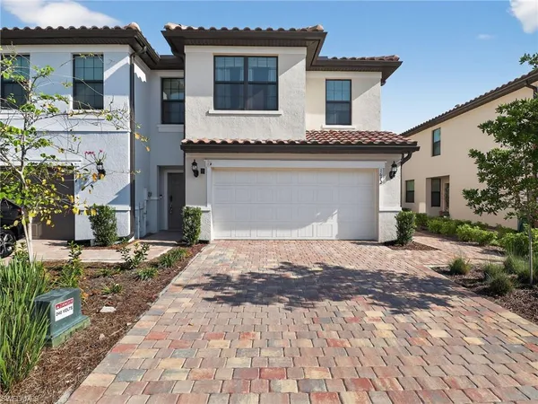 $284,900 | 1672 Lake Jessup Circle, Cape Coral, FL 33909
