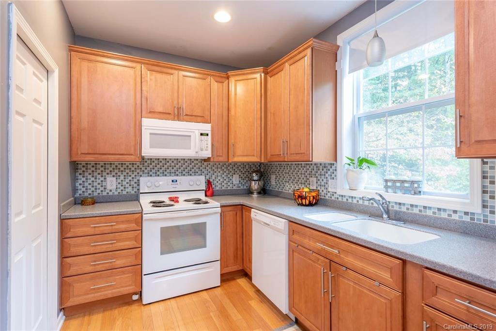 43 Kirby Road Asheville, NC 28806 - Photo 11 of 29