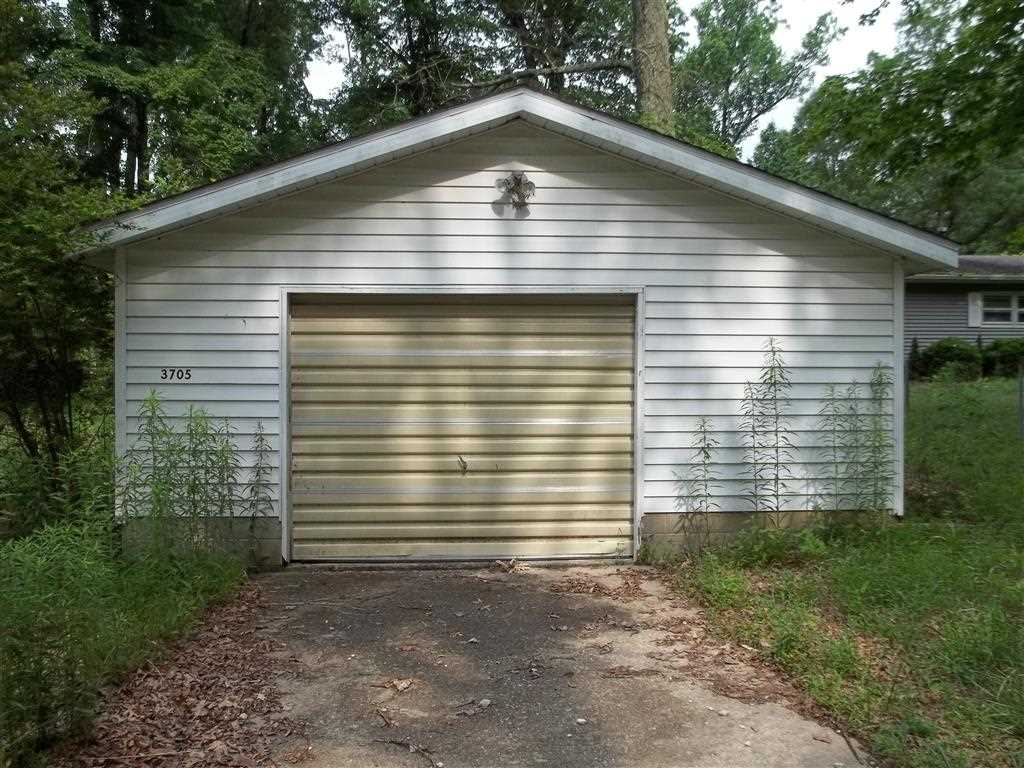 3705 East Gallimore Road Bloomfield, IN 47424 - Photo 3 of 6