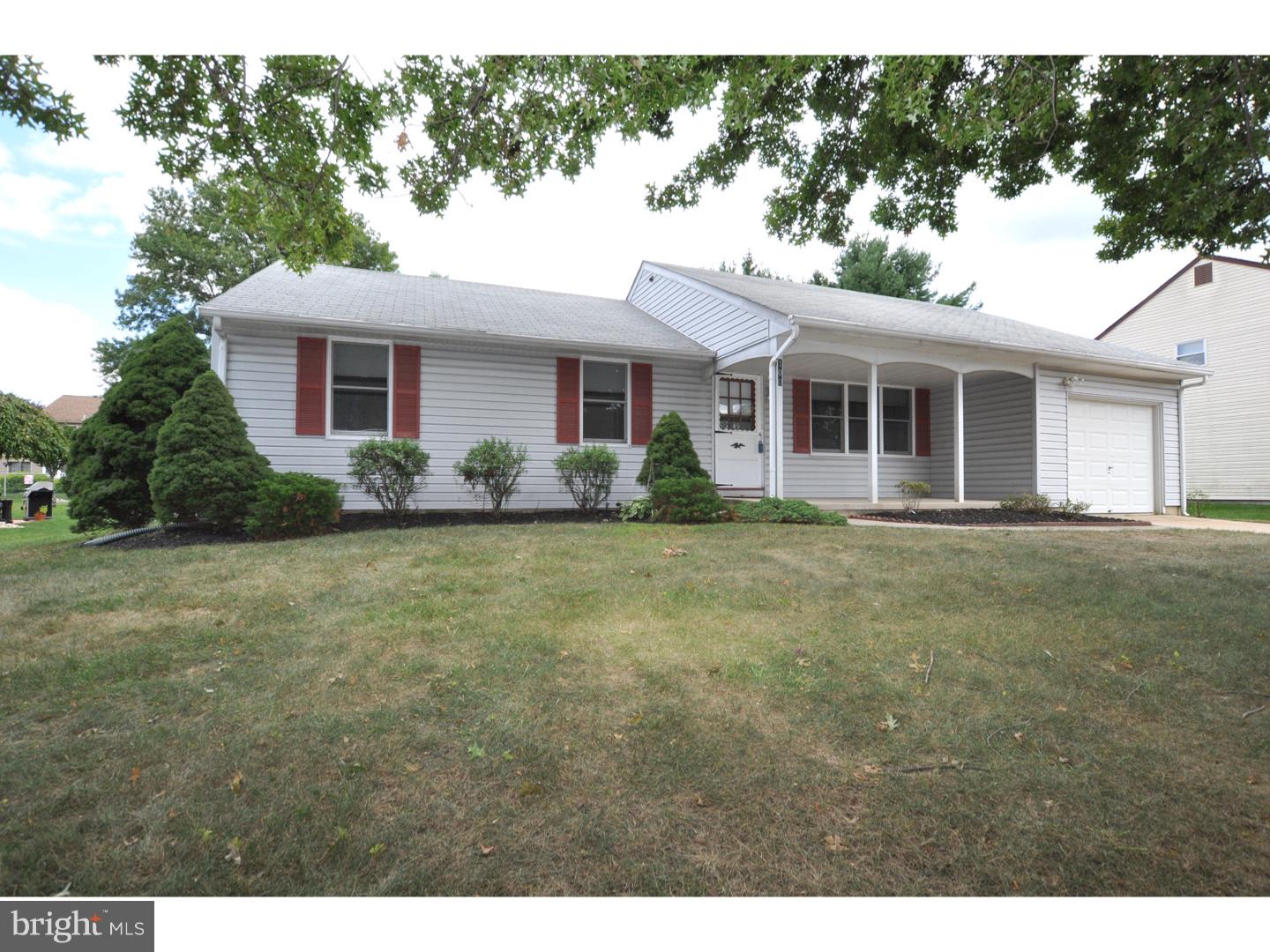100 Red Stone Ridge Delran, NJ 08075 - Photo 2 of 12