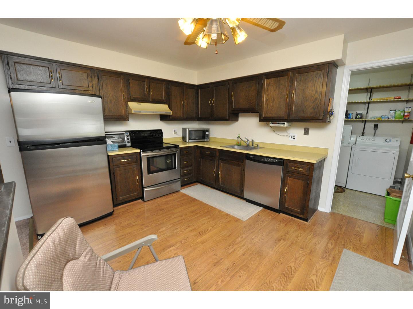 100 Red Stone Ridge Delran, NJ 08075 - Photo 3 of 12