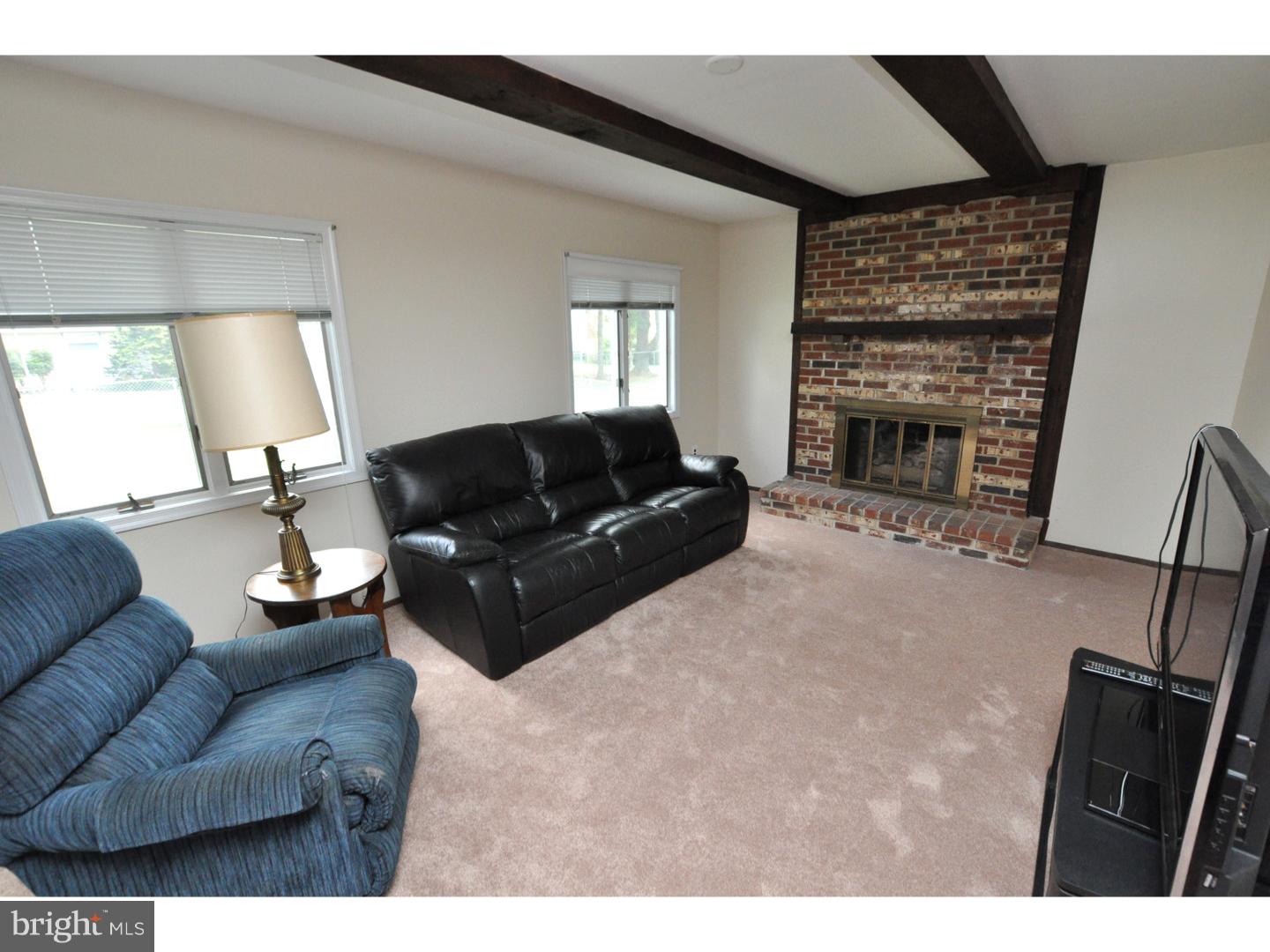 100 Red Stone Ridge Delran, NJ 08075 - Photo 4 of 12
